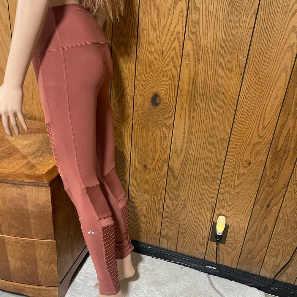 ALO" Yoga Moto Leggings -High Waist - Picture 8 of 16